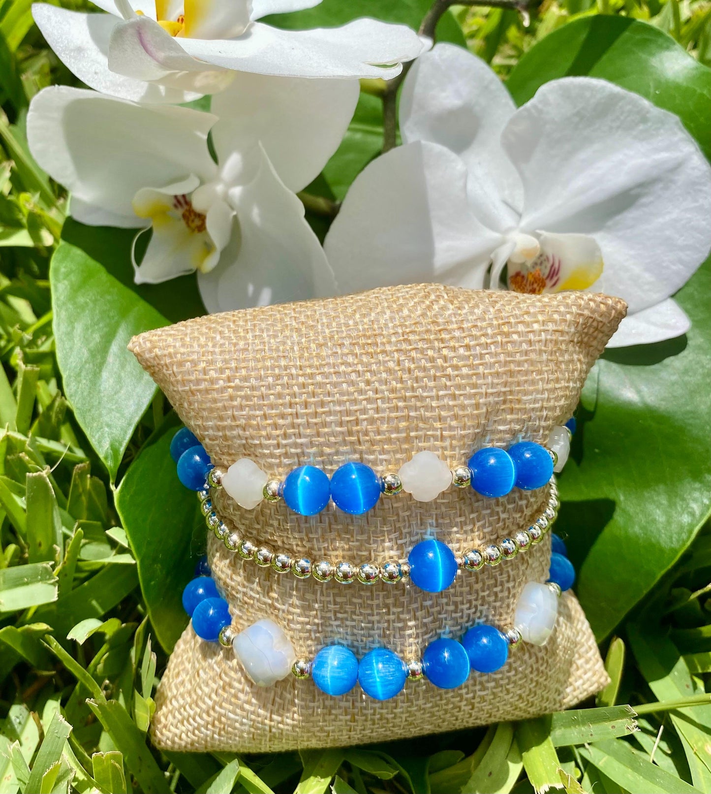 Blue Sapphire Gemstone Beaded Bracelet: 14K Gold Filled, Glass Clover Charms.