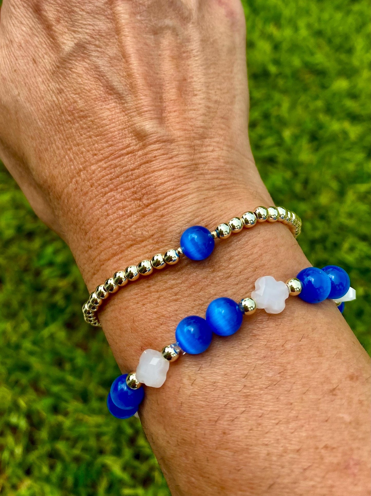 Blue Sapphire Gemstone Beaded Bracelet: 14K Gold Filled, Glass Clover Charms.