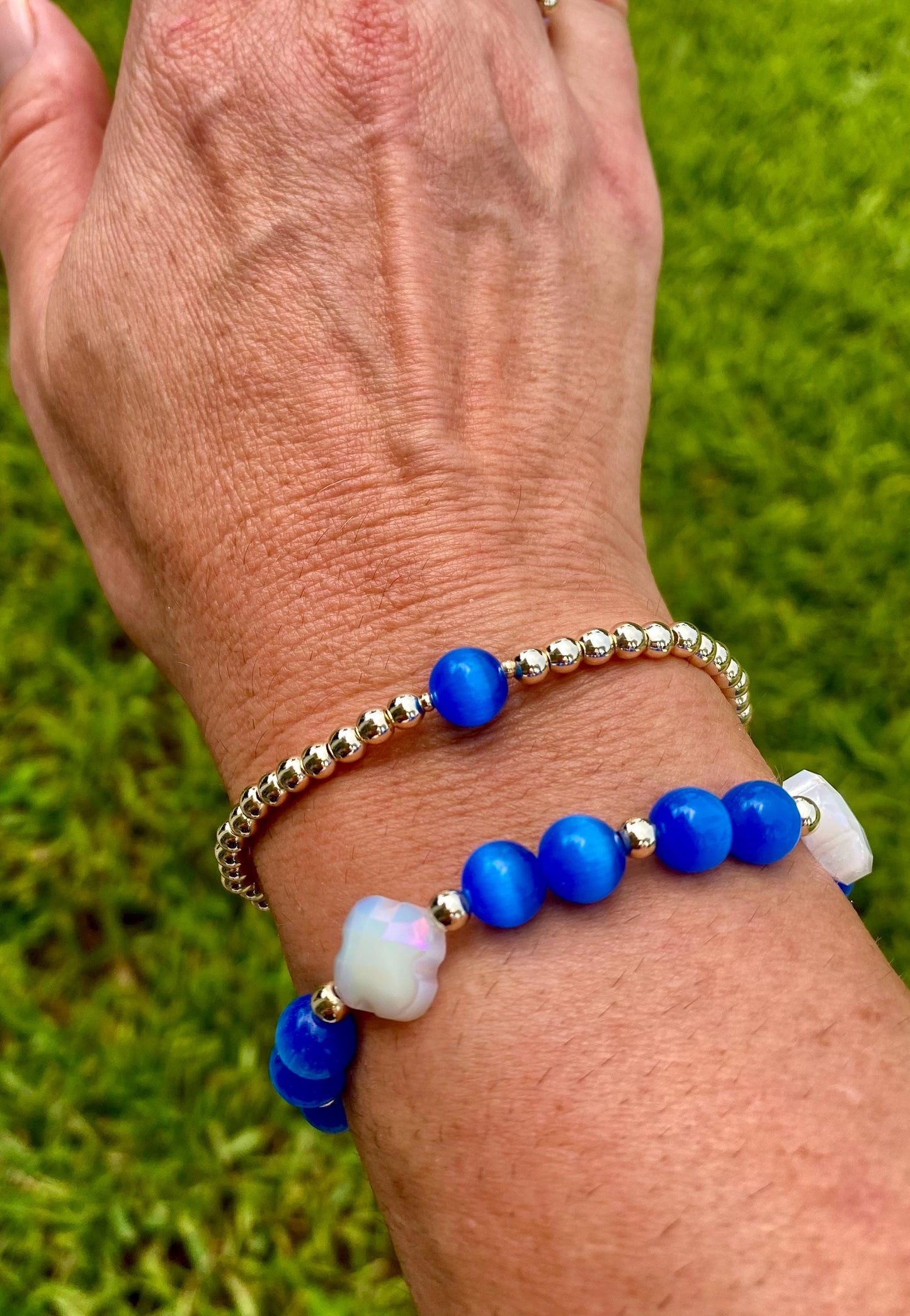 Blue Sapphire Gemstone Beaded Bracelet: 14K Gold Filled, Glass Clover Charms.