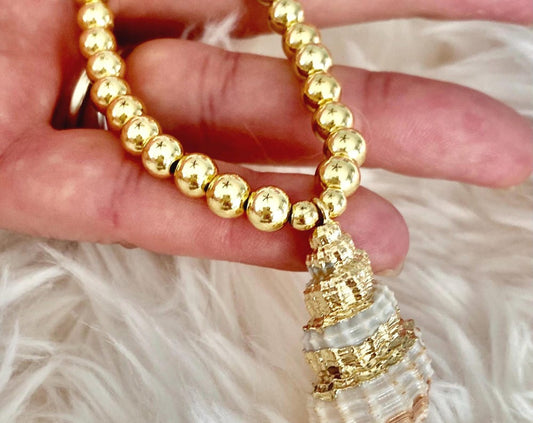 Conch Shell Necklace: Elegant Sea Charm Pendant